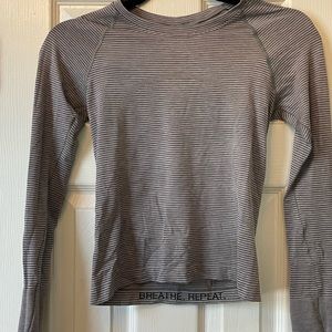 Lulu lemon cropped long sleeve top